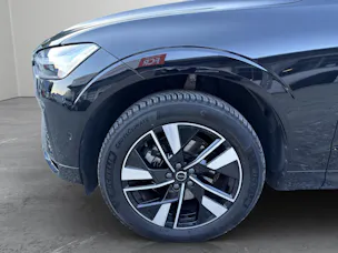 VOLVO XC60 2.0 B5 MH Plus Dark AWD