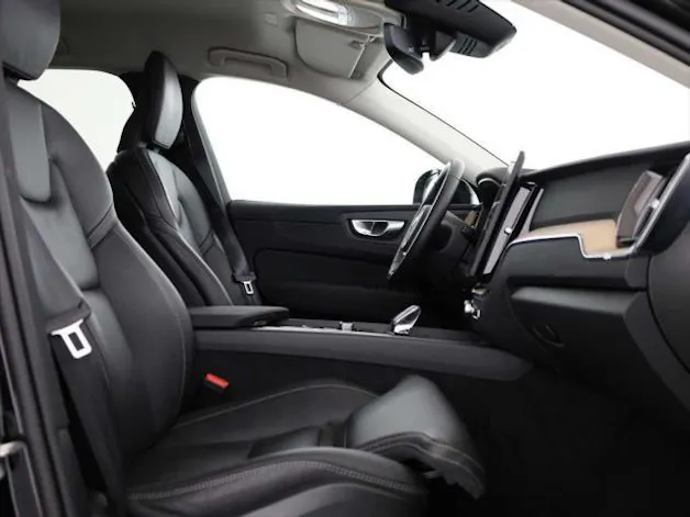 VOLVO XC60 2.0 B5 MH Plus Dark AWD