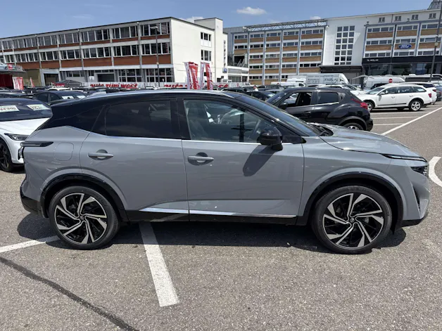NISSAN Qashqai 1.3 DIG-T MHEV Tekna+ 4x4 Xtronic-Automat