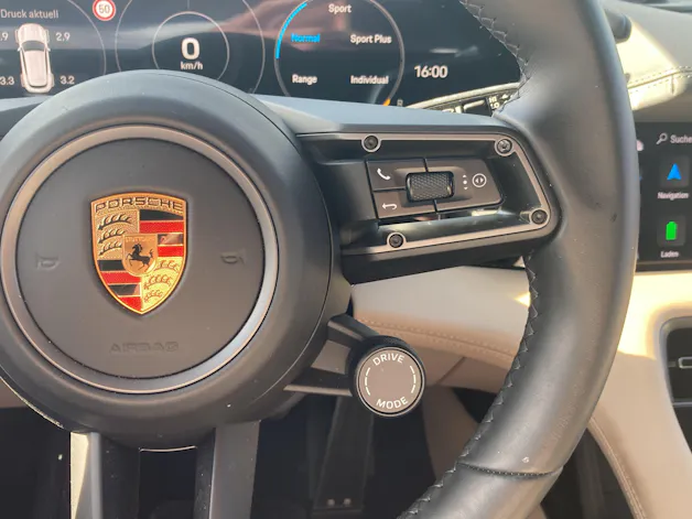 PORSCHE Taycan GTS Sport Turismo