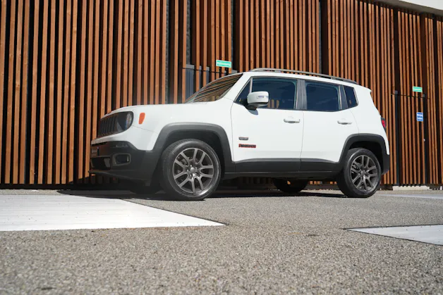 JEEP RENEGADE 1.4 TURBO 75th ANNIVERSARY AWD l 170 PS