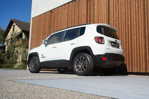 JEEP RENEGADE 1.4 TURBO 75th ANNIVERSARY AWD l 170 PS