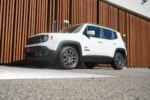JEEP RENEGADE 1.4 TURBO 75th ANNIVERSARY AWD l 170 PS