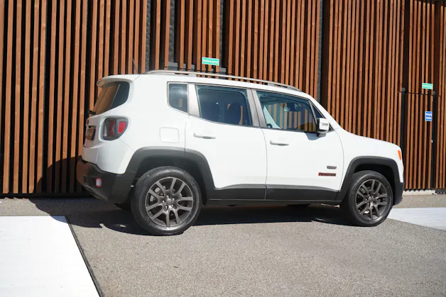 JEEP RENEGADE 1.4 TURBO 75th ANNIVERSARY AWD l 170 PS