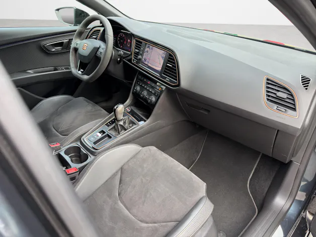 SEAT Leon ST 2.0 TSI Cupra R 300 4 Drive DSG