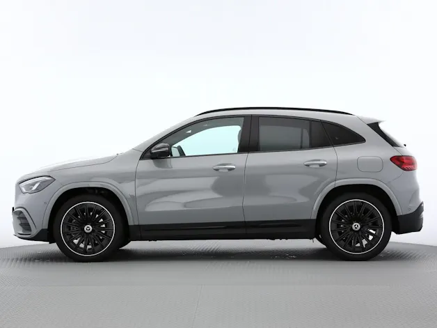 MERCEDES-BENZ GLA 200 7G-DCT