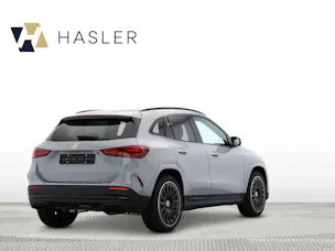 MERCEDES-BENZ GLA 200 7G-DCT