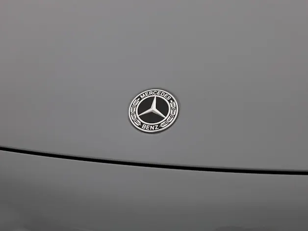 MERCEDES-BENZ GLA 200 7G-DCT