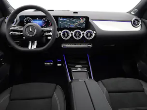 MERCEDES-BENZ GLA 200 7G-DCT