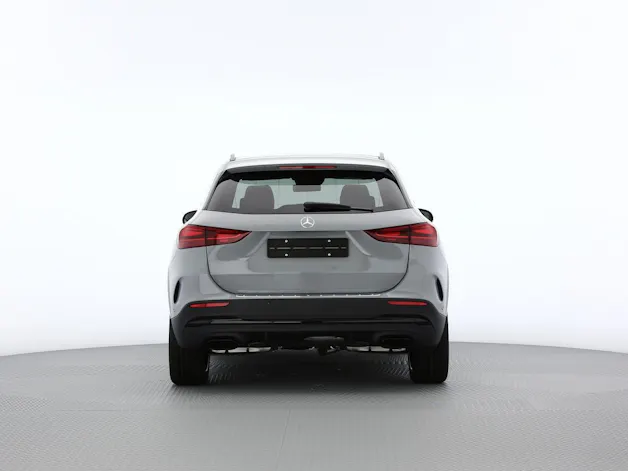 MERCEDES-BENZ GLA 200 7G-DCT