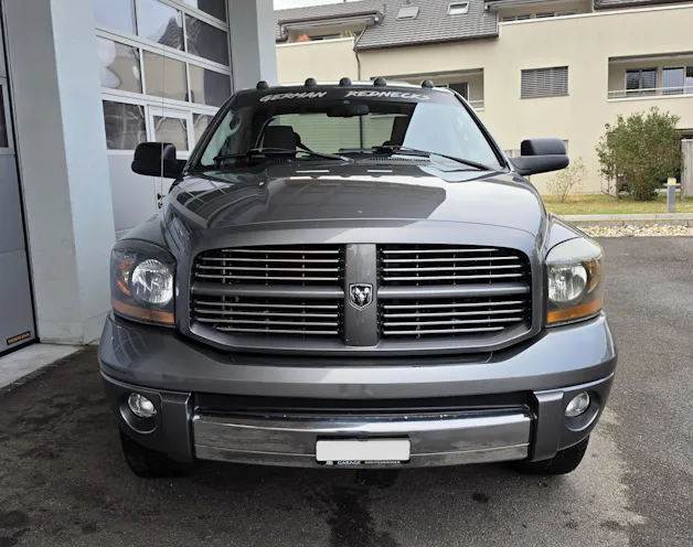 DODGE RAM 1500 Laramie Quad Cab