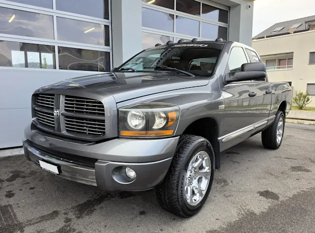 DODGE RAM 1500 Laramie Quad Cab