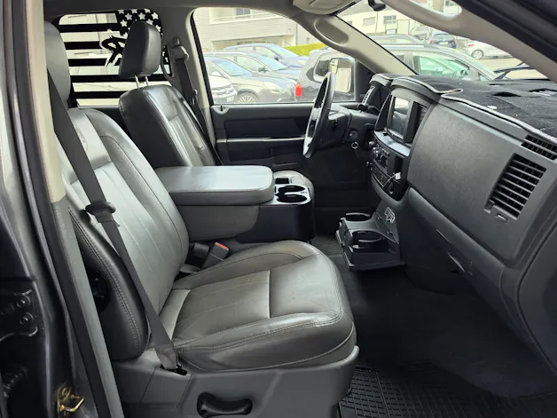 DODGE RAM 1500 Laramie Quad Cab