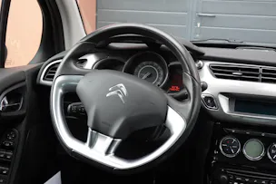 CITROEN C3 1.6i 16V Exclusive Automatic " * Véhicule CH * Tempomat * 8 Roues * intérieur tissus *"