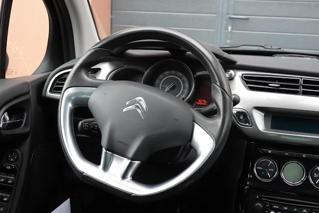 CITROEN C3 1.6i 16V Exclusive Automatic " * Véhicule CH * Tempomat * 8 Roues * intérieur tissus *"