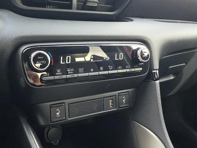 MAZDA 2 Hybrid Select
