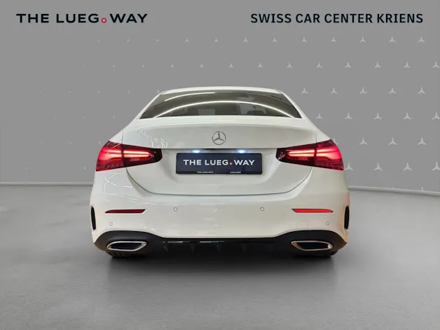 MERCEDES-BENZ A 200 - AMG / Rückfahrkamera / Sitzheizung / Lenkradheizung