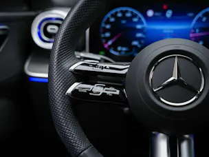 MERCEDES-BENZ C 300 d AMG Line *20" Felgen*Werksgarantie*DIGITAL LIGHT*360° Kamera*