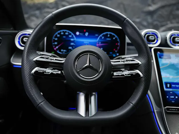 MERCEDES-BENZ C 300 d Limo AMG Premium *20" Felgen*Werksgarantie*DIGITAL LIGHT*360° Kamera*