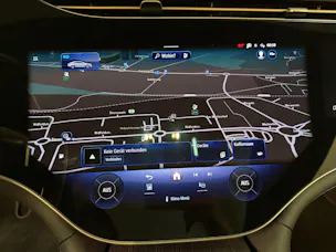 MERCEDES-BENZ EQS 450 4M - AMG / DISTRONIC / 360 Grad Kamera / Head-Up Display