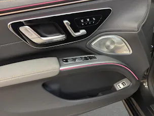 MERCEDES-BENZ EQS 450 4M - AMG / DISTRONIC / 360 Grad Kamera / Head-Up Display