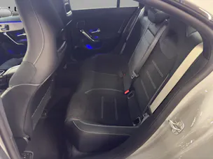 MERCEDES-BENZ CLA 200 - AMG / DISTRONIC / Rückfahrkamera / Soundsystem / Panorama-Dach