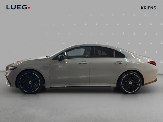MERCEDES-BENZ CLA 200 - AMG / DISTRONIC / Rückfahrkamera / Soundsystem / Panorama-Dach