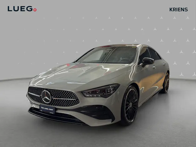 MERCEDES-BENZ CLA 200 - AMG / DISTRONIC / Rückfahrkamera / Soundsystem / Panorama-Dach
