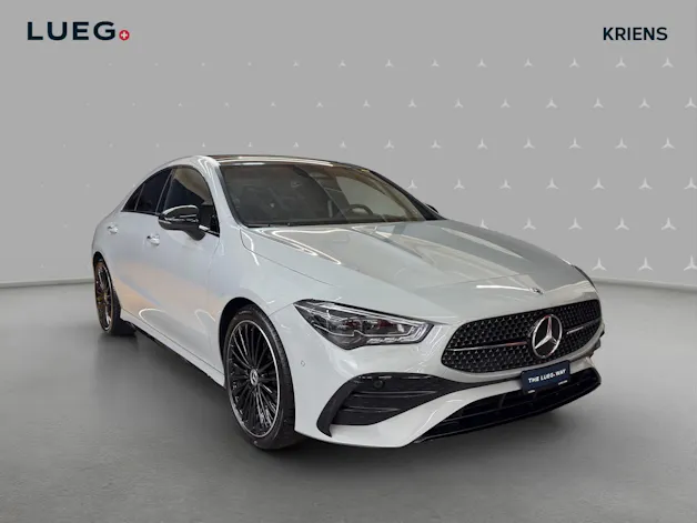 MERCEDES-BENZ CLA 200 - AMG / DISTRONIC / Rückfahrkamera / Soundsystem / Panorama-Dach