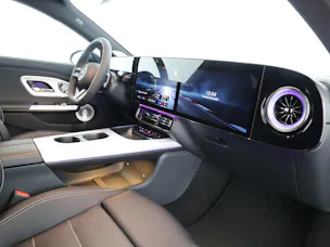 MERCEDES-BENZ CLA 350 4MATIC EQ