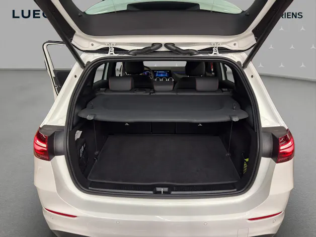 MERCEDES-BENZ B 200 - AMG / Rückfahrkamera / Keyless GO / Ambiente-Licht