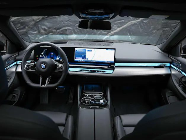 BMW 520d xDrive M Sport Pro Steptronic *Werksgarantie*Iconic Glow*Panorama*Head Up*
