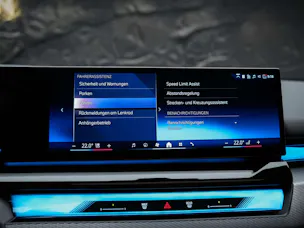 BMW 520d xDrive M Sport Pro Steptronic *Werksgarantie*Iconic Glow*Panorama*Head Up*