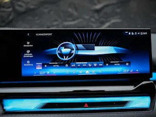 BMW 520d xDrive M Sport Pro Steptronic *Werksgarantie*Iconic Glow*Panorama*Head Up*