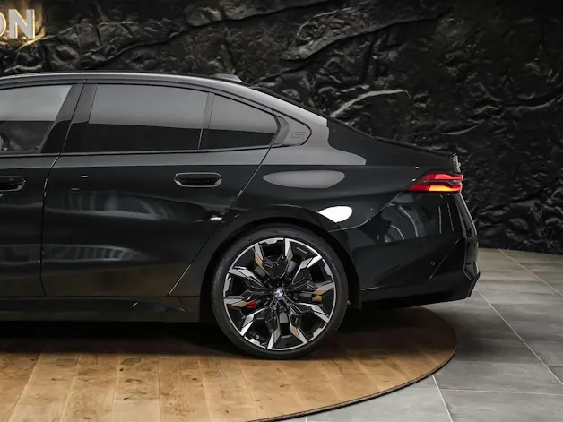 BMW 520d xDrive M Sport Pro Steptronic *Werksgarantie*Iconic Glow*Panorama*Head Up*