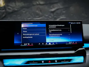 BMW 520d xDrive M Sport Pro Steptronic *Werksgarantie*Iconic Glow*Panorama*Head Up*