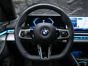 BMW 520d xDrive M Sport Pro Steptronic *Werksgarantie*Iconic Glow*Panorama*Head Up*