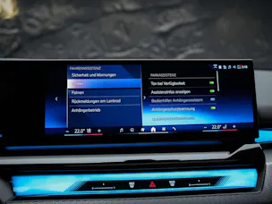 BMW 520d xDrive M Sport Pro Steptronic *Werksgarantie*Iconic Glow*Panorama*Head Up*