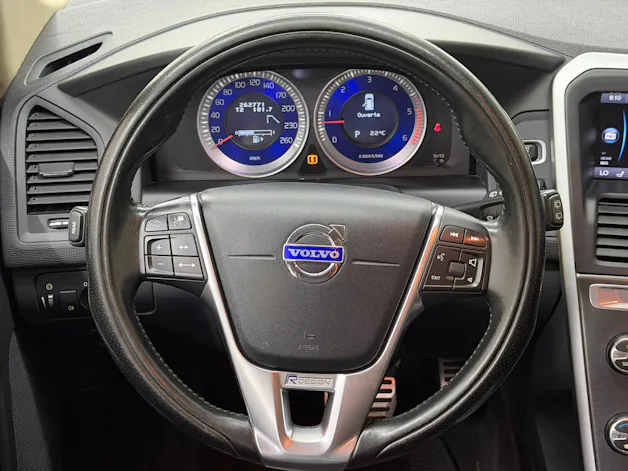 VOLVO XC60 D5 AWD R-Design Geartronic