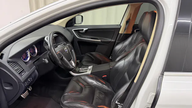 VOLVO XC60 D5 AWD R-Design Geartronic
