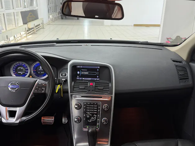 VOLVO XC60 D5 AWD R-Design Geartronic