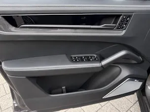 PORSCHE Cayenne Turbo E-Hybrid Coupé