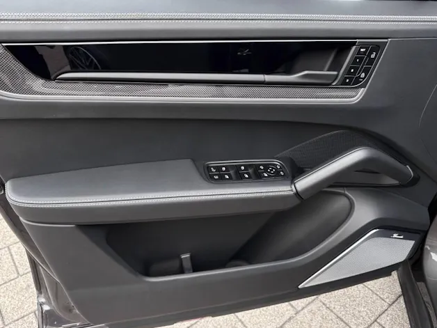 PORSCHE Cayenne Turbo E-Hybrid Coupé