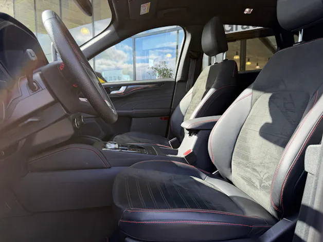 FORD Kuga 2.5 PHEV ST-Line X 2WD