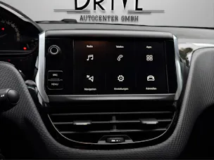 PEUGEOT 2008 1.2 PureTech Style EAT6 *Apple CarPlay*Sitzheizung uvm*