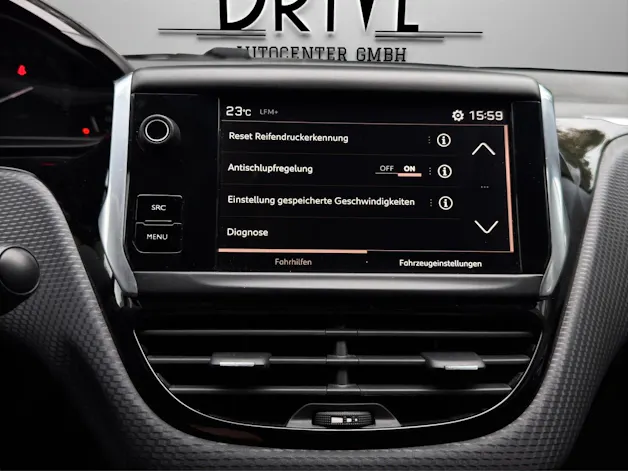 PEUGEOT 2008 1.2 PureTech Style EAT6 *Apple CarPlay*Sitzheizung uvm*