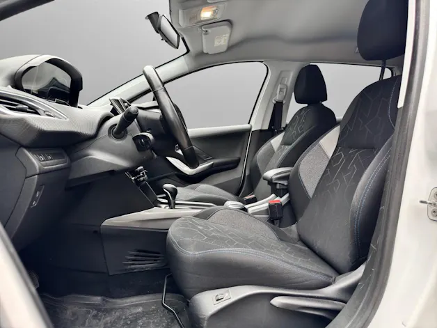 PEUGEOT 2008 1.2 PureTech Style EAT6 *Apple CarPlay*Sitzheizung uvm*