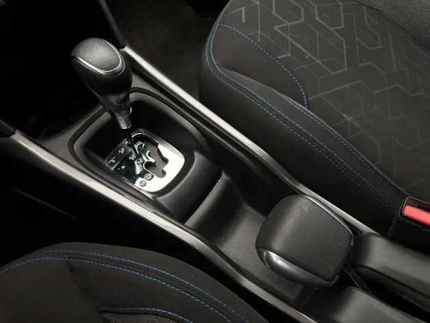 PEUGEOT 2008 1.2 PureTech Style EAT6 *Apple CarPlay*Sitzheizung uvm*