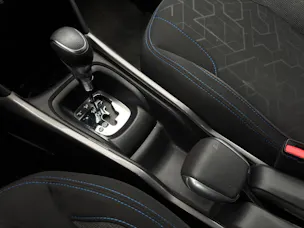 PEUGEOT 2008 1.2 PureTech Style EAT6 *Apple CarPlay*Sitzheizung uvm*