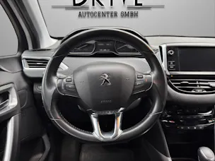 PEUGEOT 2008 1.2 PureTech Style EAT6 *Apple CarPlay*Sitzheizung uvm*